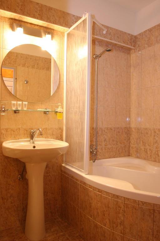 Bonato Hotel Наход Номер фото